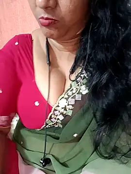Snapshot of Swetyhoney chatting on October 3, 2025, 7:10 am Swetyhoney online show from October 3, 2025, 7:10 am
