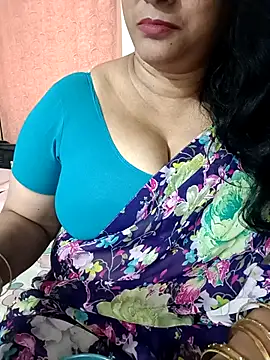 Snapshot of Swetyhoney chatting on October 6, 2025, 6:36 am Swetyhoney online show from October 6, 2025, 6:36 am