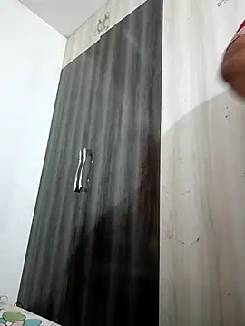 Snapshot of Swetyhoney chatting on October 3, 2025, 7:37 pm Swetyhoney online show from October 3, 2025, 7:37 pm