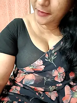 Snapshot of Swetyhoney chatting on September 25, 2025, 4:24 pm Swetyhoney online show from September 25, 2025, 4:24 pm