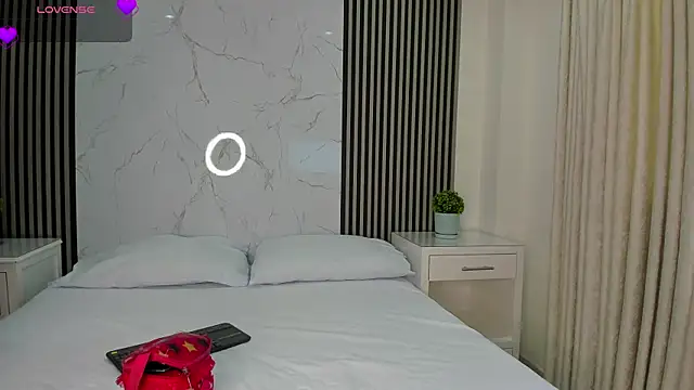 JackAndRosse  online show from February 25, 2026, 1:11 pm