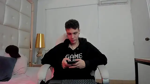 Snapshot of dark_sun302 chatting on November 7, 2025, 10:03 pm dark sun302 online show from November 7, 2025, 10:03 pm