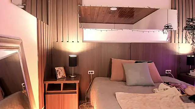 Snapshot of Violet_carson chatting on February 10, 2026, 12:48 pm Violet carson online show from February 10, 2026, 12:48 pm