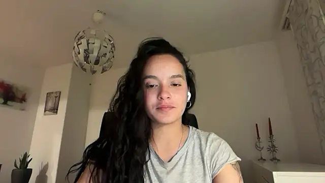 Maia Park online show from April 15, 2026, 9:48 pm