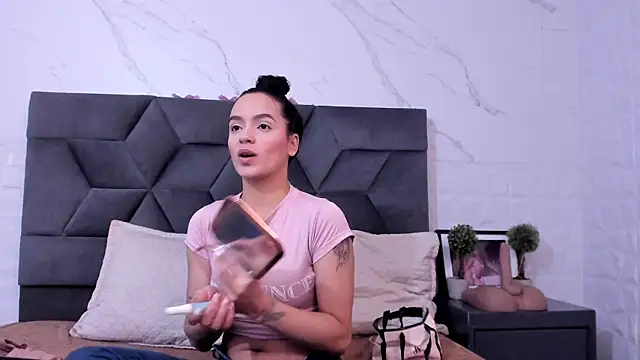 Maia Park online show from November 22, 2025, 11:53 am