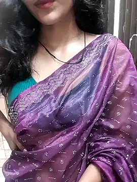 Snapshot of Raj-kumari chatting on September 15, 2025, 4:40 pm Raj-kumari online show from September 15, 2025, 4:40 pm
