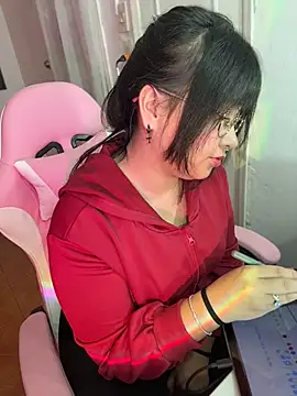 Lolii Zoe online show from December 17, 2025, 8:25 pm