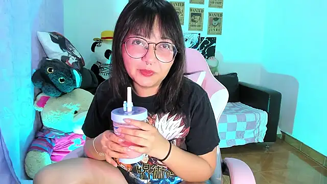 Lolii Zoe online show from October 6, 2025, 12:56 am