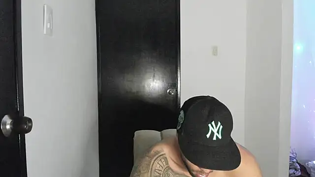 Snapshot of ThiagoLugo chatting on August 5, 2026, 7:52 pm ThiagoLugo online show from August 5, 2026, 7:52 pm