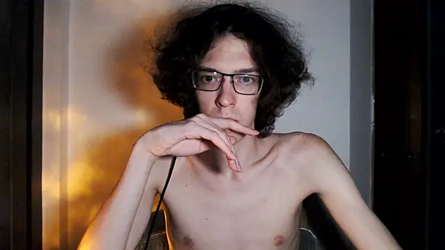 LovesomeCookie online show from May 6, 2026, 6:23 pm