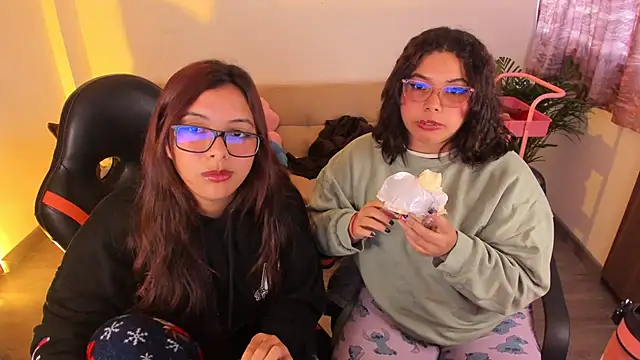 Verolake online show from November 21, 2025, 9:14 pm