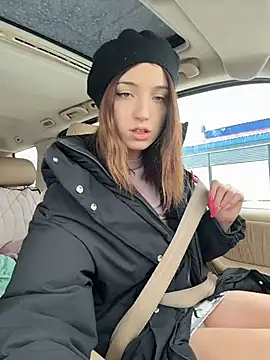 DollyTall online show from February 19, 2026, 7:16 am