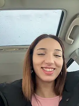 DollyTall online show from November 12, 2025, 9:35 am