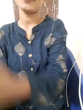 AnkitaDevi online show from April 17, 2026, 3:42 am