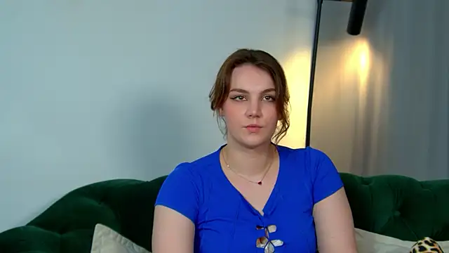 KarenClarks online show from September 10, 2025, 6:18 pm