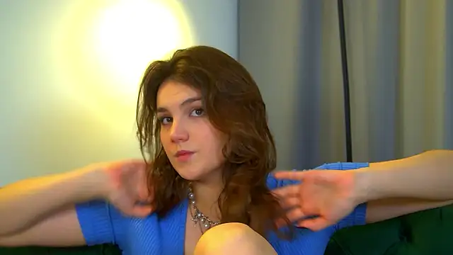 KarenClarks online show from October 22, 2025, 6:18 pm