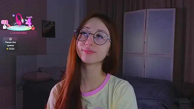 Snapshot of AvrilLeMell chatting on October 16, 2025, 10:07 pm AvrilLeMell online show from October 16, 2025, 10:07 pm