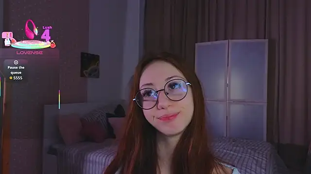 Snapshot of AvrilLeMell chatting on October 20, 2025, 9:04 pm AvrilLeMell online show from October 20, 2025, 9:04 pm