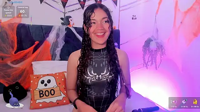 Camilla Miller01 online show from October 30, 2025, 2:04 pm