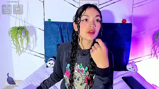 Camilla Miller01 online show from November 15, 2025, 1:15 pm