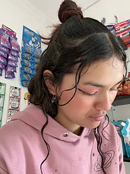 Camilla Miller01 online show from April 11, 2026, 12:53 pm