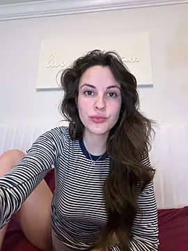 heyitsmadig online show from April 10, 2026, 1:40 pm