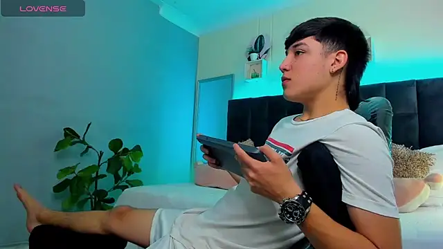 Snapshot of Ares_di_martin chatting on September 19, 2025, 2:54 pm Ares di martin online show from September 19, 2025, 2:54 pm