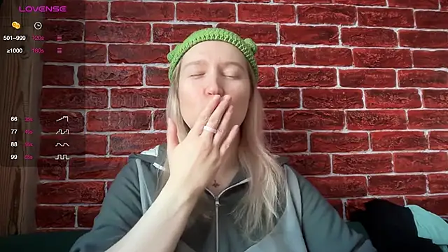 Snapshot of CitrusBlissss chatting on December 1, 2025, 3:18 am CitrusBlissss online show from December 1, 2025, 3:18 am