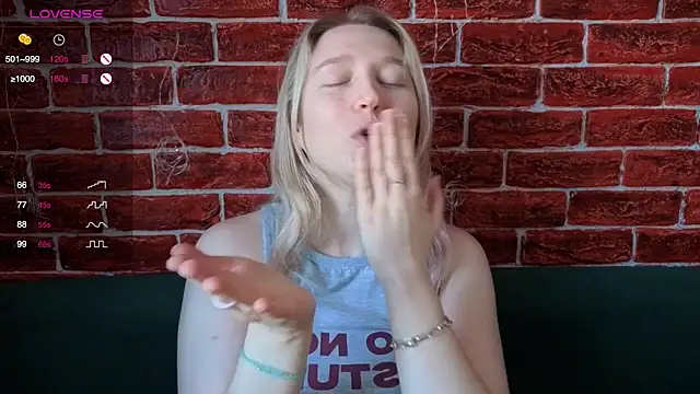 Snapshot of CitrusBlissss chatting on February 3, 2026, 6:22 am CitrusBlissss online show from February 3, 2026, 6:22 am