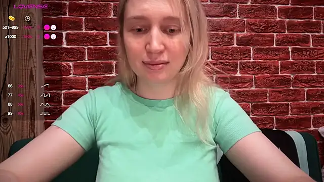 Snapshot of CitrusBlissss chatting on December 5, 2025, 4:05 pm CitrusBlissss online show from December 5, 2025, 4:05 pm