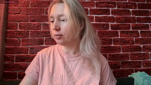 Snapshot of CitrusBlissss chatting on November 13, 2025, 2:26 am CitrusBlissss online show from November 13, 2025, 2:26 am