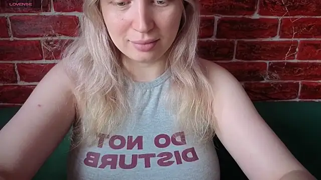 Snapshot of CitrusBlissss chatting on April 16, 2026, 9:43 am CitrusBlissss online show from April 16, 2026, 9:43 am