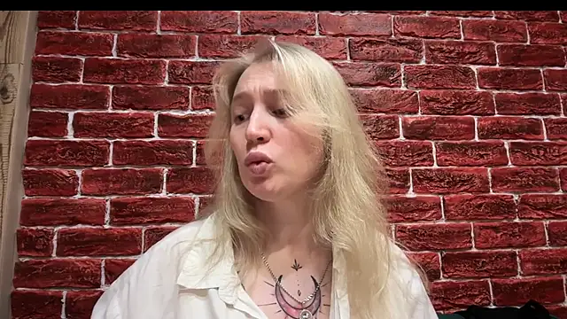 Snapshot of CitrusBlissss chatting on October 28, 2025, 12:15 pm CitrusBlissss online show from October 28, 2025, 12:15 pm