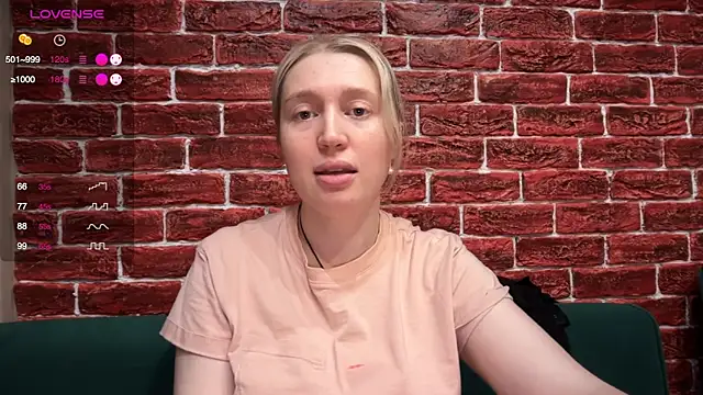 Snapshot of CitrusBlissss chatting on November 25, 2025, 2:39 pm CitrusBlissss online show from November 25, 2025, 2:39 pm