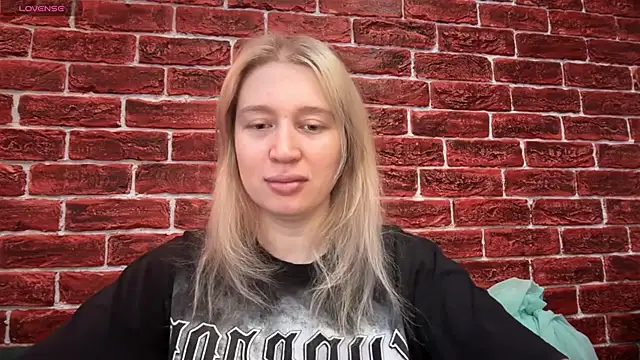 Snapshot of CitrusBlissss chatting on November 21, 2025, 2:10 am CitrusBlissss online show from November 21, 2025, 2:10 am