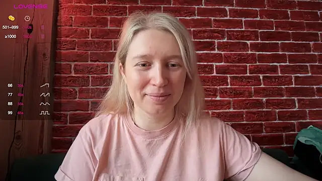 Snapshot of CitrusBlissss chatting on November 28, 2025, 3:28 am CitrusBlissss online show from November 28, 2025, 3:28 am