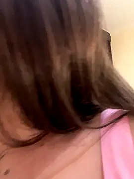 KoraSweett online show from December 22, 2025, 6:08 pm