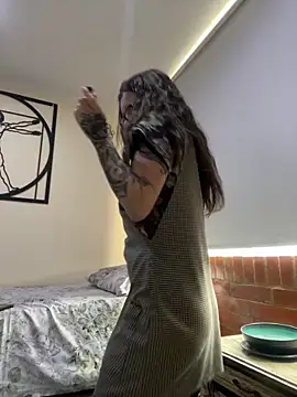 KoraSweett online show from February 8, 2026, 7:00 pm