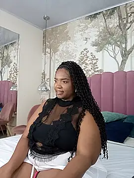 SamaraArtiaga1 online show from September 26, 2025, 1:18 pm