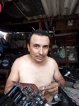 miroqui143 online show from September 22, 2025, 2:56 pm