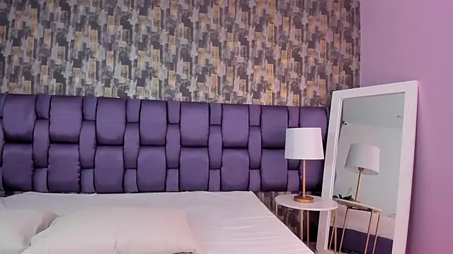 VeraBlazze online show from February 11, 2026, 1:55 pm