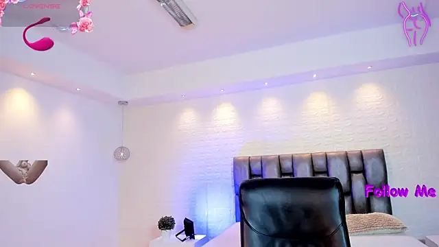 AidaJones online show from April 11, 2026, 12:31 pm