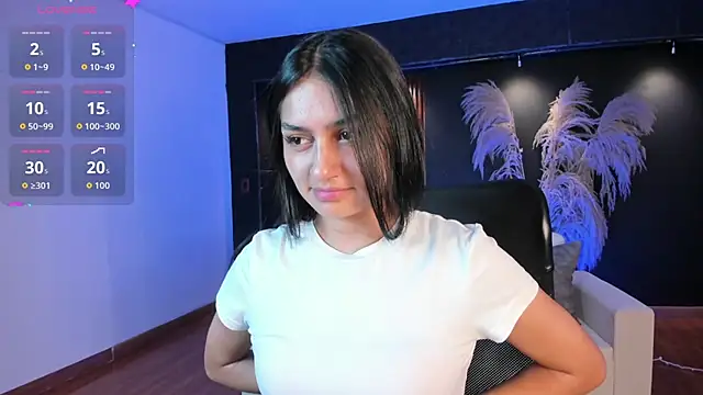 AidaJones online show from October 13, 2025, 12:29 pm