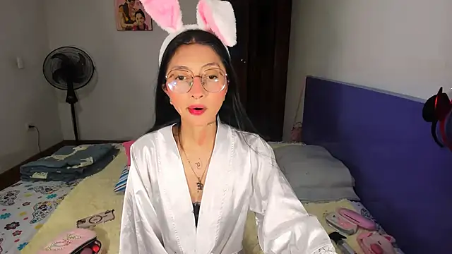 Anais lux online show from April 30, 2026, 12:06 am