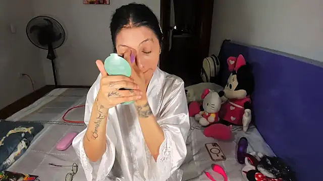 Anais lux online show from March 26, 2026, 12:42 am