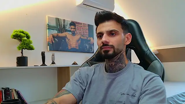 Snapshot of AresSteelX chatting on October 15, 2025, 1:52 pm AresSteelX online show from October 15, 2025, 1:52 pm