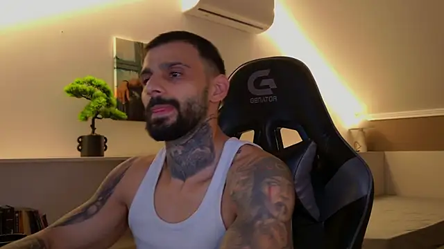 Snapshot of AresSteelX chatting on November 3, 2025, 6:22 pm AresSteelX online show from November 3, 2025, 6:22 pm