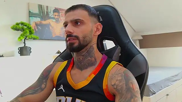 Snapshot of AresSteelX chatting on October 31, 2025, 12:24 pm AresSteelX online show from October 31, 2025, 12:24 pm