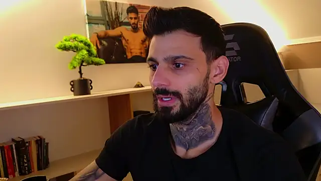 Snapshot of AresSteelX chatting on October 26, 2025, 6:19 pm AresSteelX online show from October 26, 2025, 6:19 pm