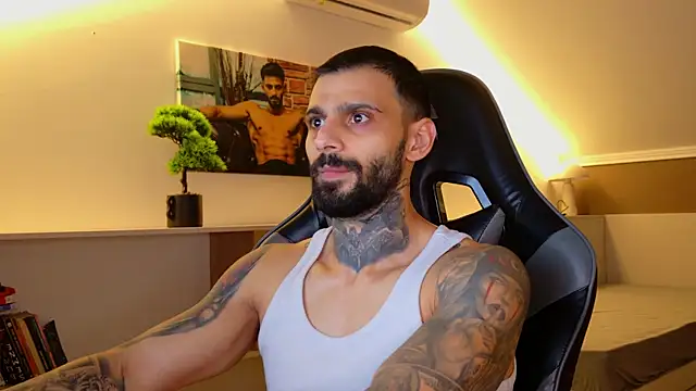 Snapshot of AresSteelX chatting on November 9, 2025, 4:33 pm AresSteelX online show from November 9, 2025, 4:33 pm